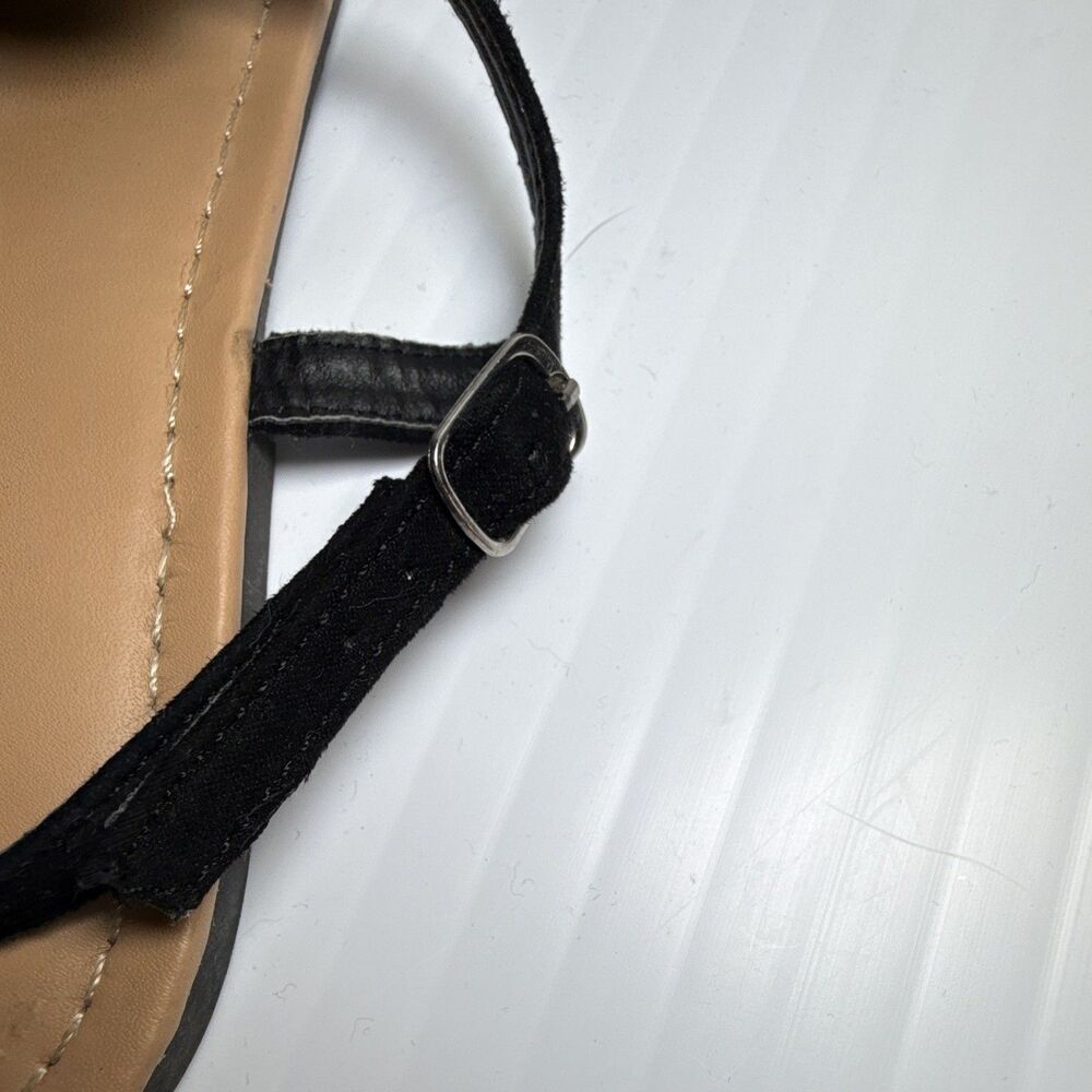 rue21 Black Tan Flower Thong Flat Sandals Faux Leather Buckle Women’s 8 - Picture 6 of 7
